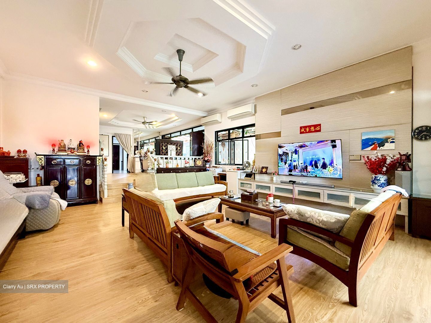 Phillips Avenue (D19), Terrace #577090731